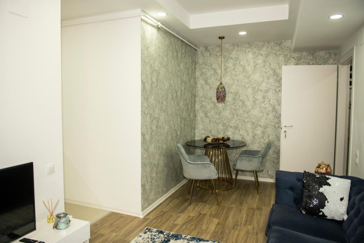 Raphael Apartment North Bucharest Cosmopolis Stefanestii de Jos ภายนอก รูปภาพ